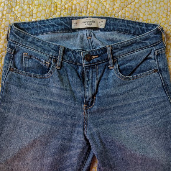 A&F Light Wash Flare Jeans - Picture 3 of 3